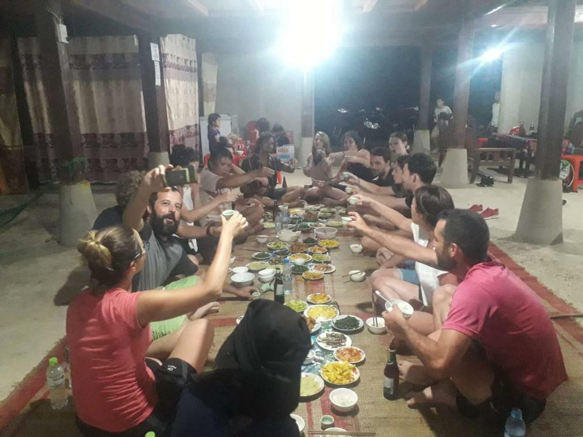 Du Gia Nalien View Homestay Làng Cac Esterno foto